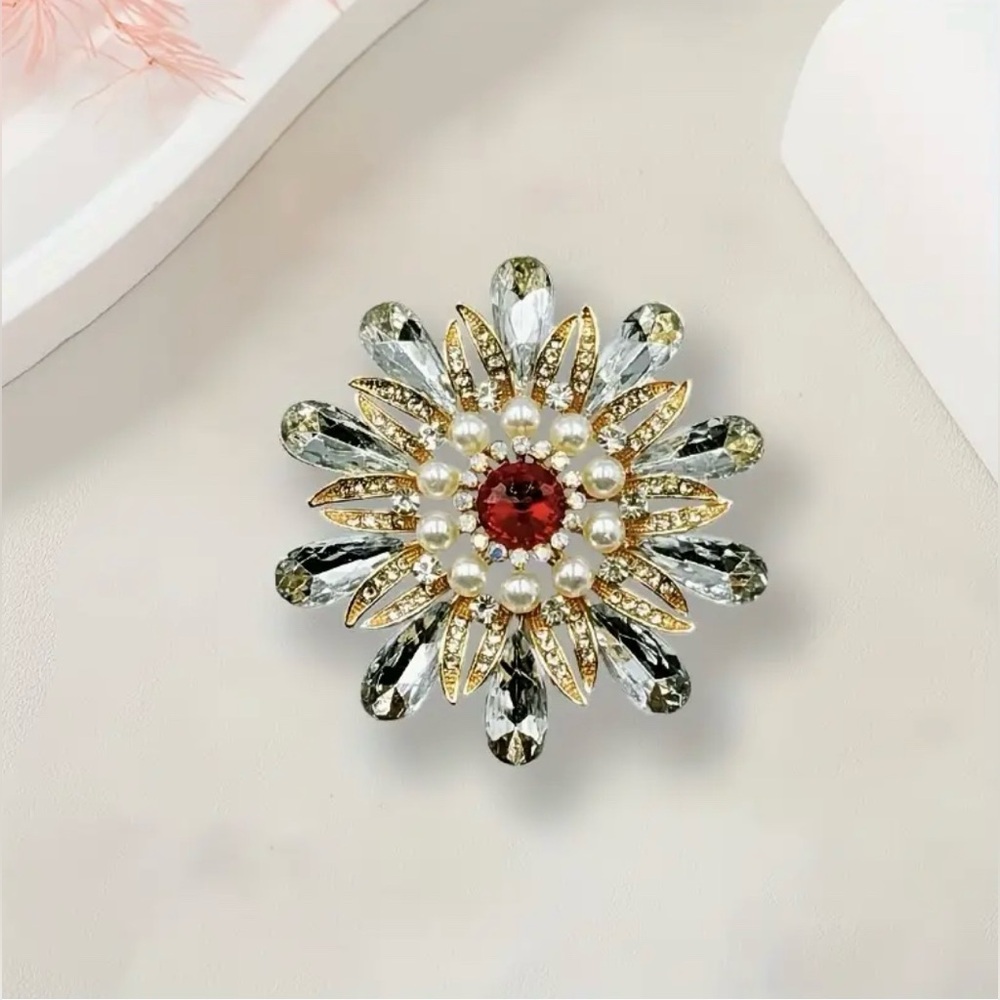 Floral Fashion Brooch Modern - Picture 3 of 7